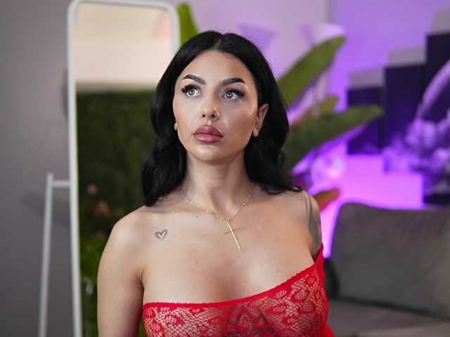 IvyTrix's BongaCams show and profile