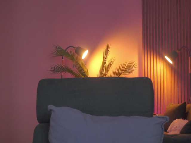 IvyTrix's BongaCams show and profile