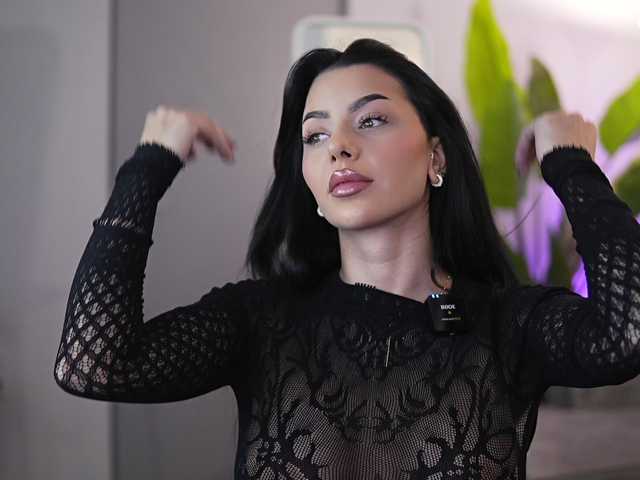 IvyTrix's BongaCams show and profile