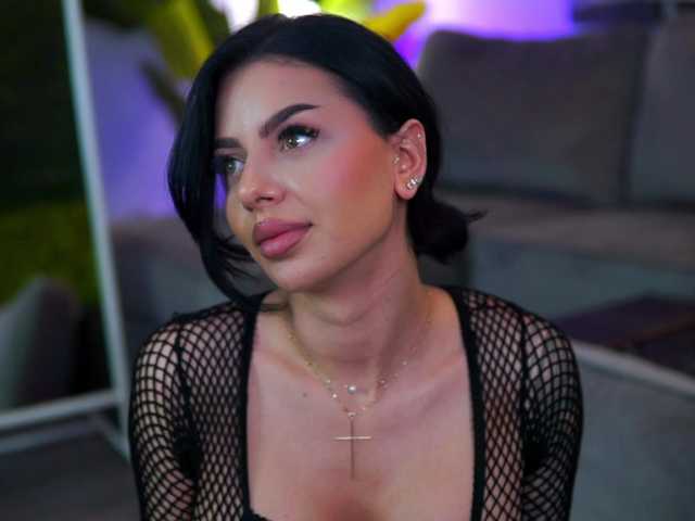 IvyTrix's BongaCams show and profile