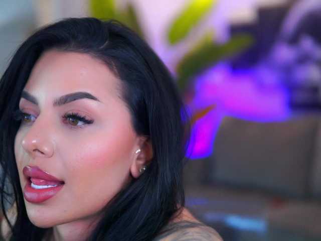 IvyTrix's BongaCams show and profile
