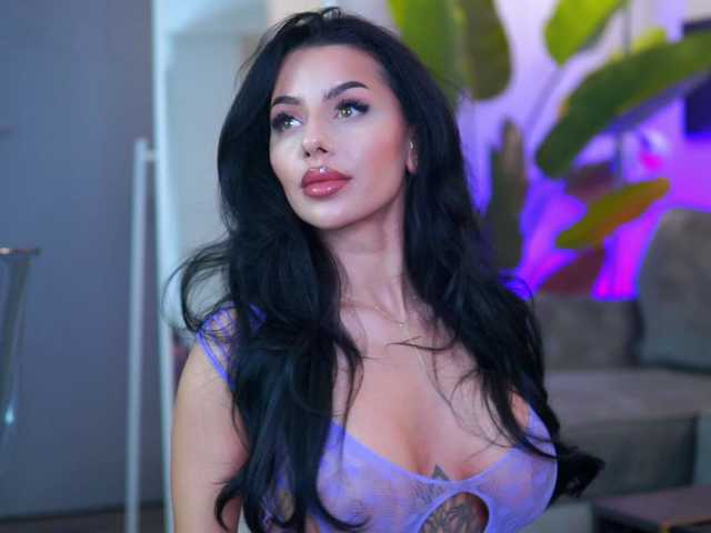 IvyTrix's BongaCams show and profile