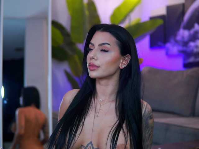 IvyTrix's BongaCams show and profile