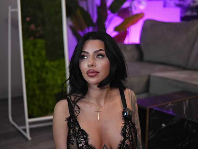 IvyTrix's BongaCams show and profile