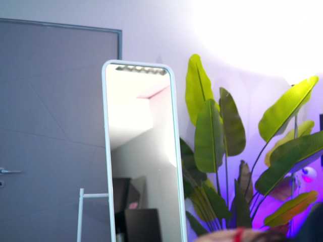 IvyTrix's BongaCams show and profile