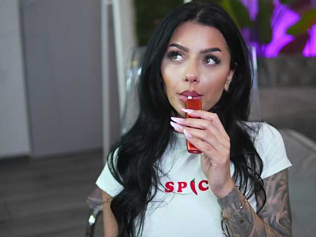 IvyTrix's BongaCams show and profile