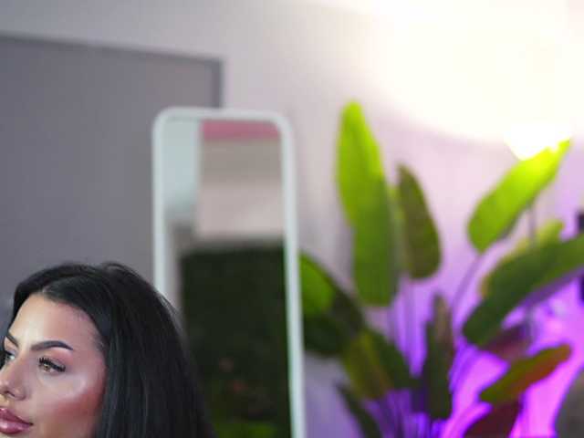 IvyTrix's BongaCams show and profile