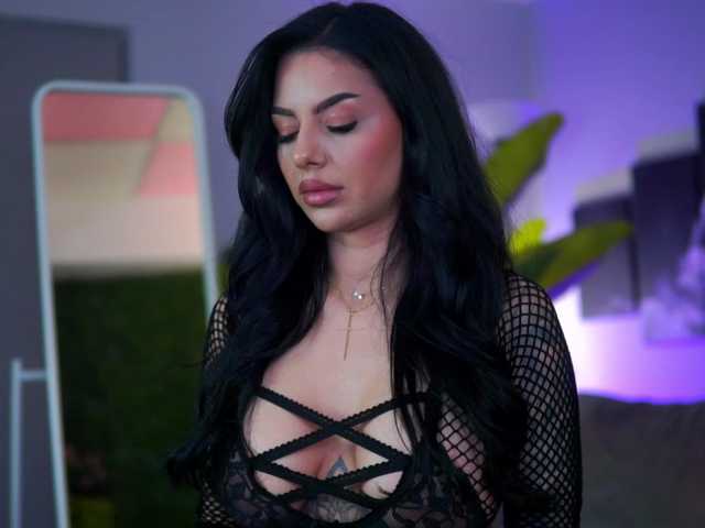 IvyTrix's BongaCams show and profile