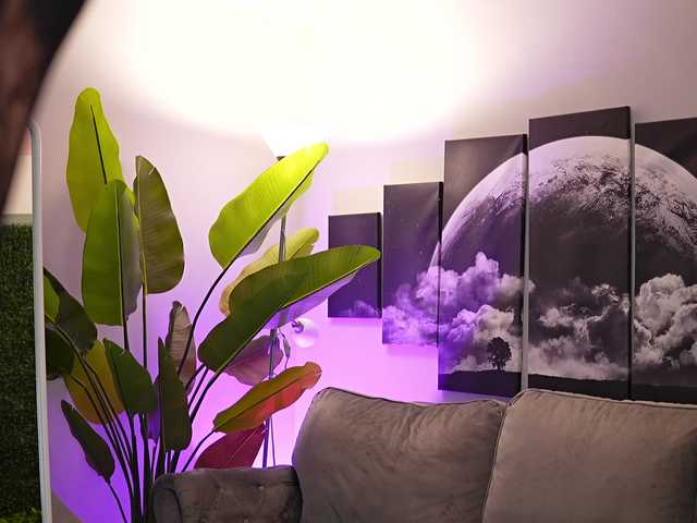 IvyTrix's BongaCams show and profile