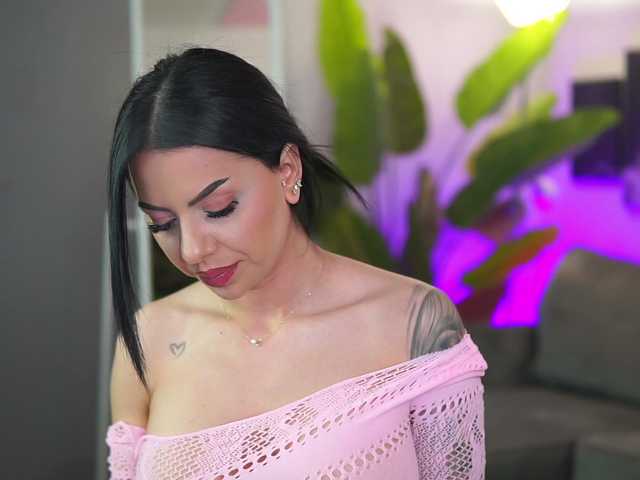 IvyTrix's BongaCams show and profile