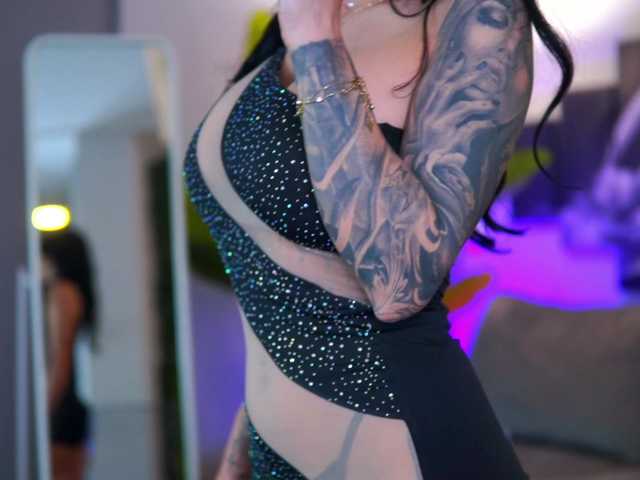 IvyTrix's BongaCams show and profile