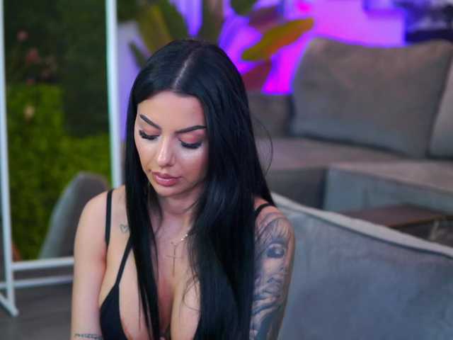 IvyTrix's BongaCams show and profile