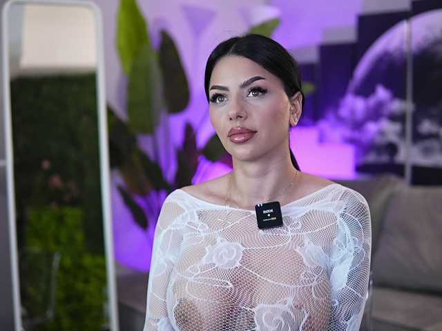 IvyTrix's BongaCams show and profile