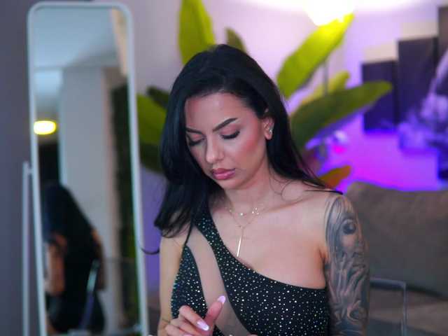 IvyTrix's BongaCams show and profile