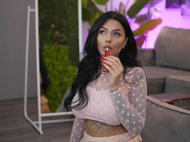 IvyTrix's BongaCams show and profile