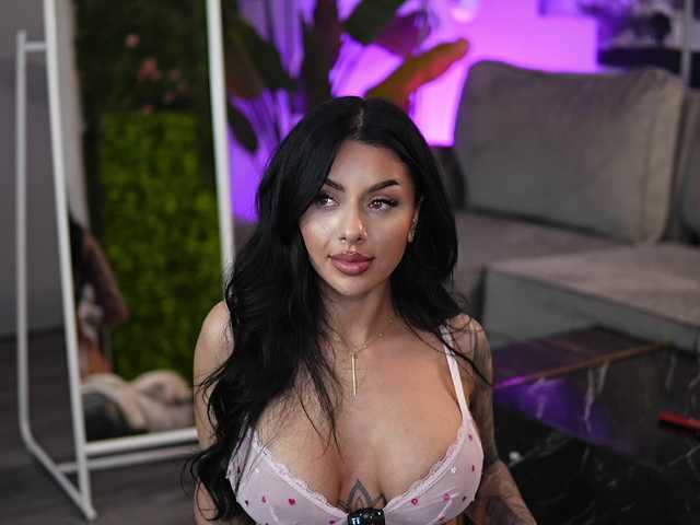 IvyTrix's BongaCams show and profile