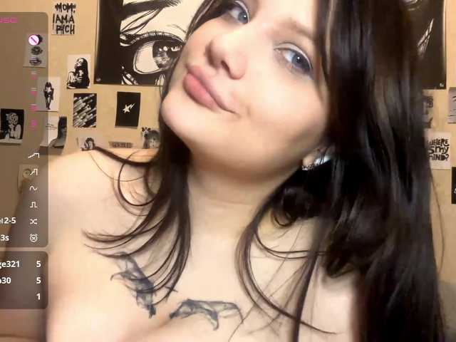 TorriPolimeni's BongaCams show and profile