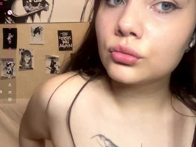 TorriPolimeni's BongaCams show and profile