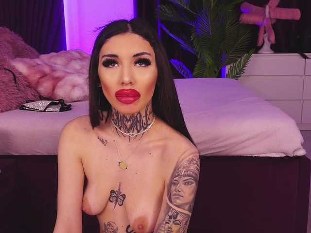 CassandraFoxy's BongaCams show and profile