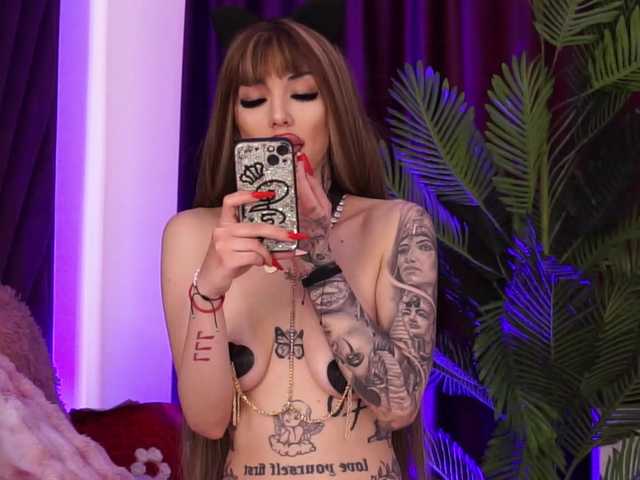 CassandraFoxy's BongaCams show and profile