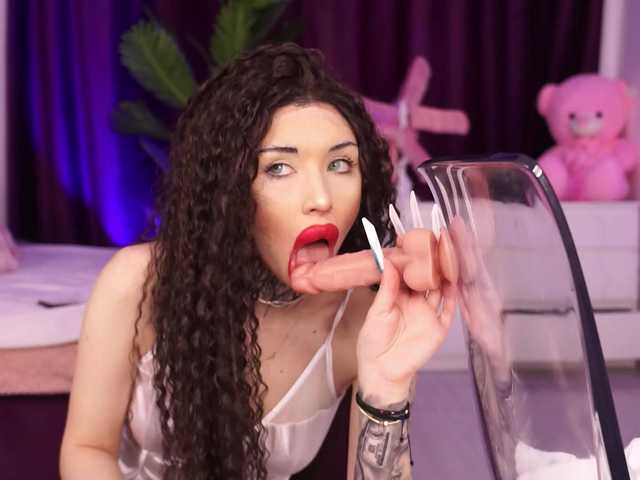 CassandraFoxy's BongaCams show and profile