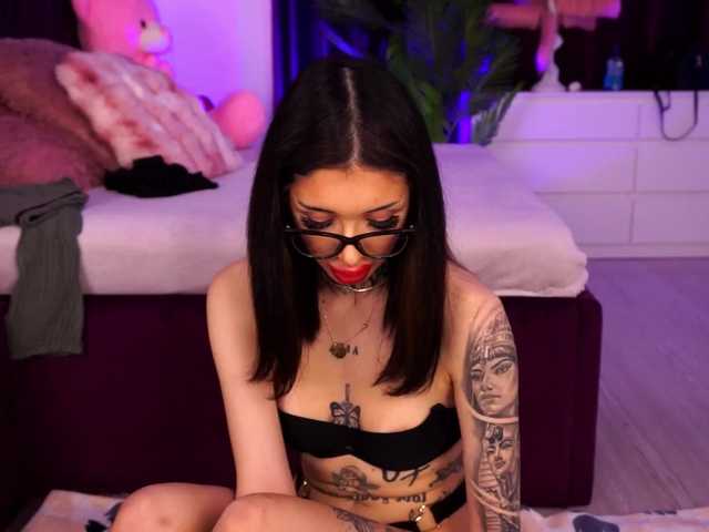 CassandraFoxy's BongaCams show and profile