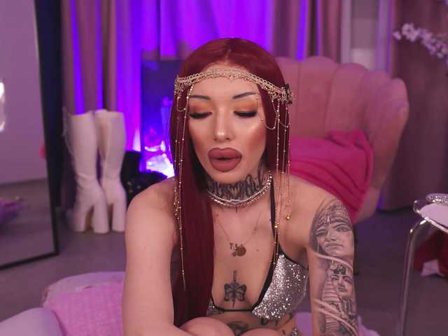 CassandraFoxy's BongaCams show and profile