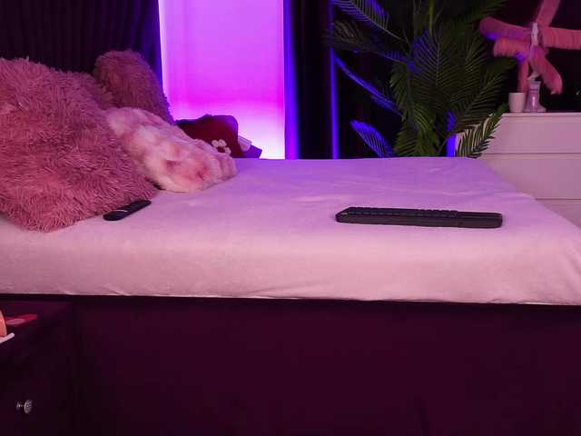 CassandraFoxy's BongaCams show and profile