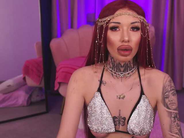 CassandraFoxy's BongaCams show and profile