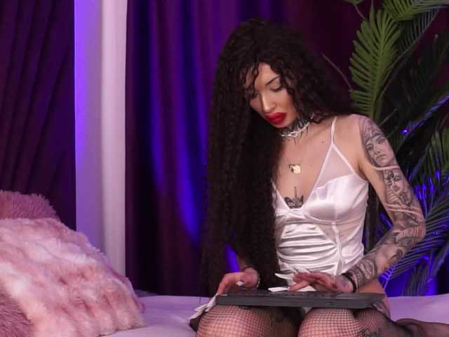 CassandraFoxy's BongaCams show and profile