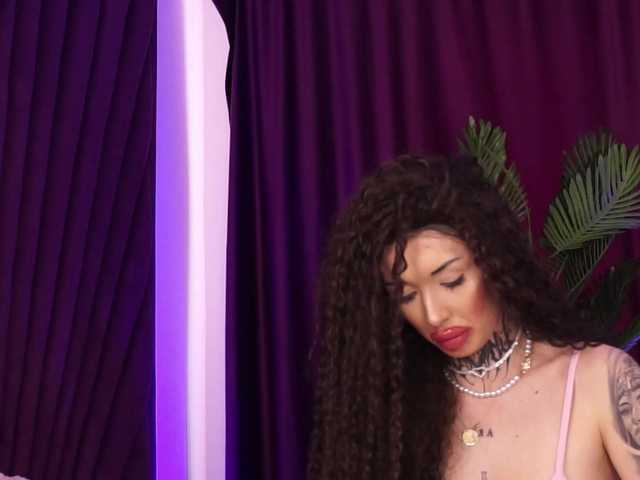 CassandraFoxy's BongaCams show and profile