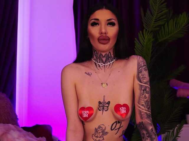 CassandraFoxy's BongaCams show and profile