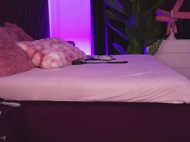 CassandraFoxy's BongaCams show and profile