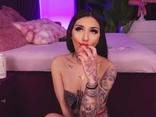 CassandraFoxy's BongaCams show and profile