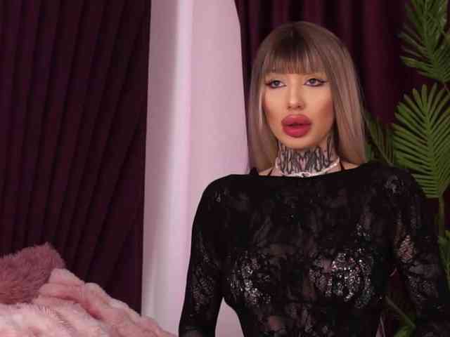 CassandraFoxy webcam