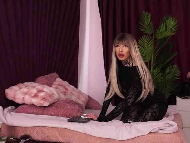 CassandraFoxy webcam