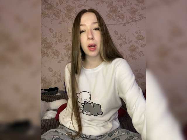 sashhhkino's BongaCams show and profile