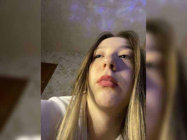 sashhhkino's BongaCams show and profile