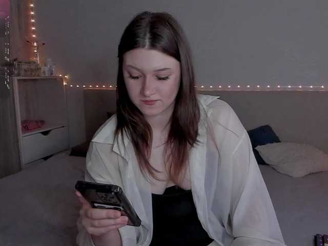 Henta11Sonya's BongaCams show and profile