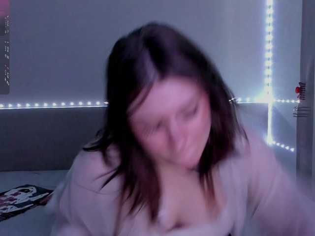 Henta11Sonya's BongaCams show and profile