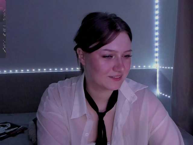 Henta11Sonya's BongaCams show and profile