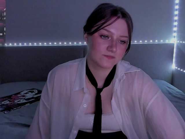 Henta11Sonya's BongaCams show and profile