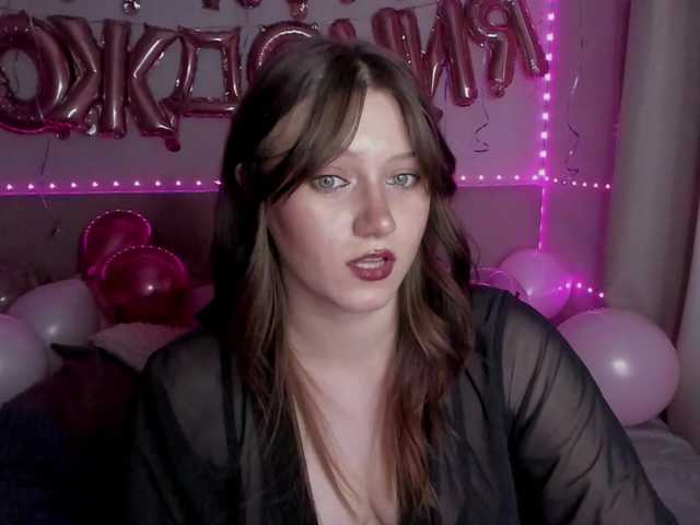 Henta11Sonya's BongaCams show and profile