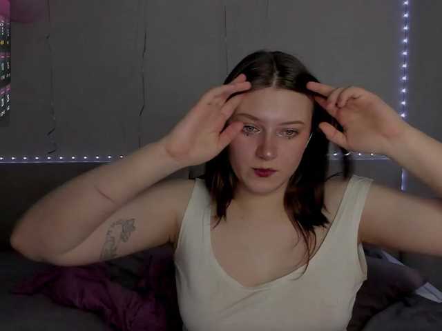 Henta11Sonya's BongaCams show and profile