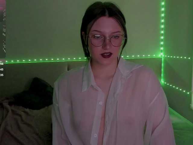 Henta11Sonya's BongaCams show and profile