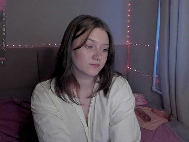 Henta11Sonya's BongaCams show and profile