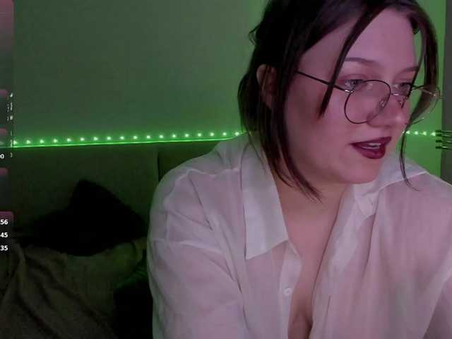 Henta11Sonya's BongaCams show and profile