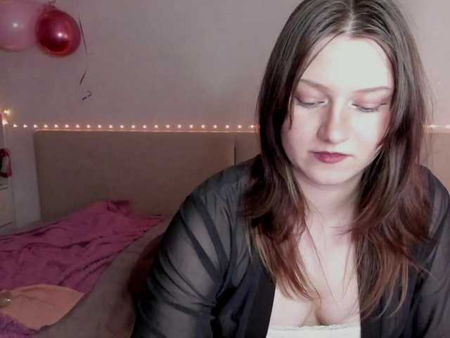 Henta11Sonya's BongaCams show and profile