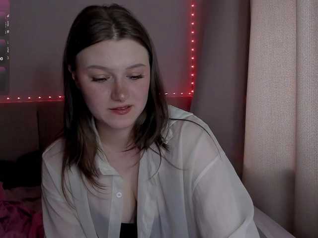 Henta11Sonya's BongaCams show and profile