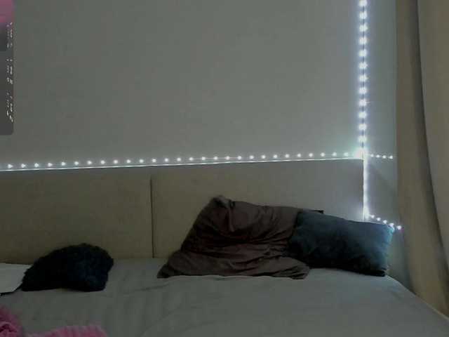 Henta11Sonya's BongaCams show and profile